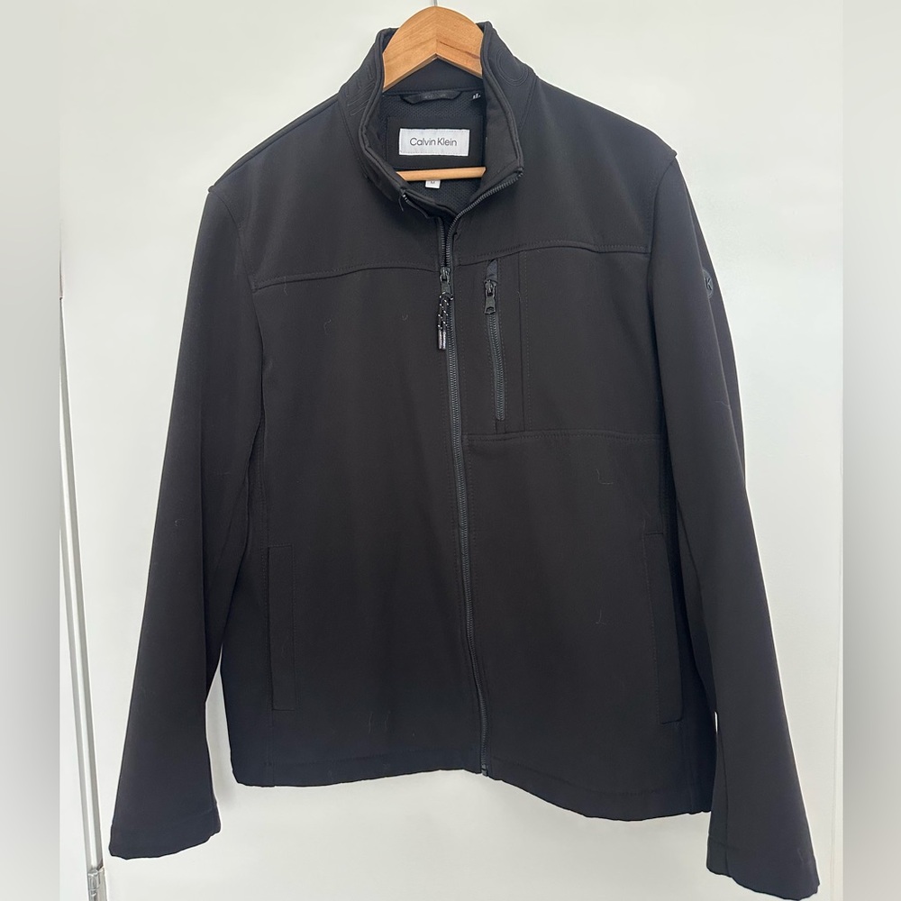Calvin Klein Softshell Jacket Men’s M – Black, Fleece-Lined, Logo Collar